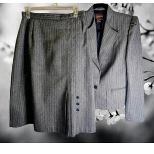 J. Ashford 11 vintage lined wool blend 2 piece skirt jacket woman's knit suit.